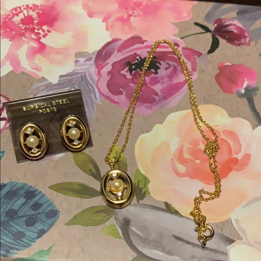 faux pearl and diamond earring/necklace set